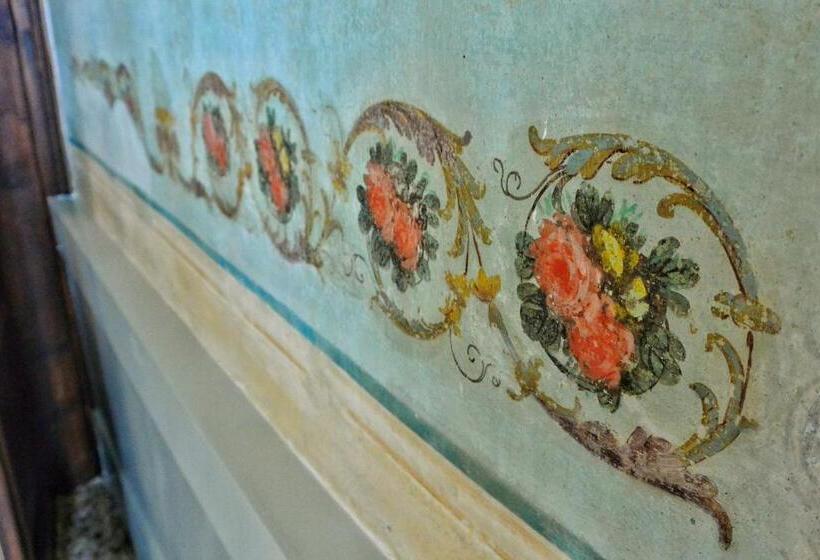 سوئیت با بالکن, Palazzo Vitturi