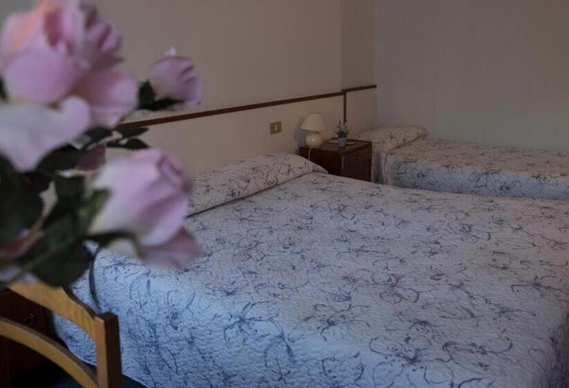 Номер Стандарт Трехместный, Primavera