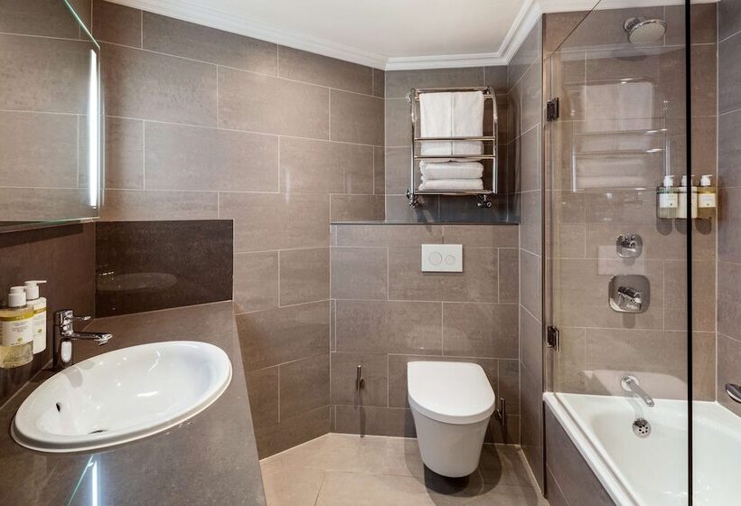 Номер Стандарт, Radisson Blu Hotel, London Mercer Street