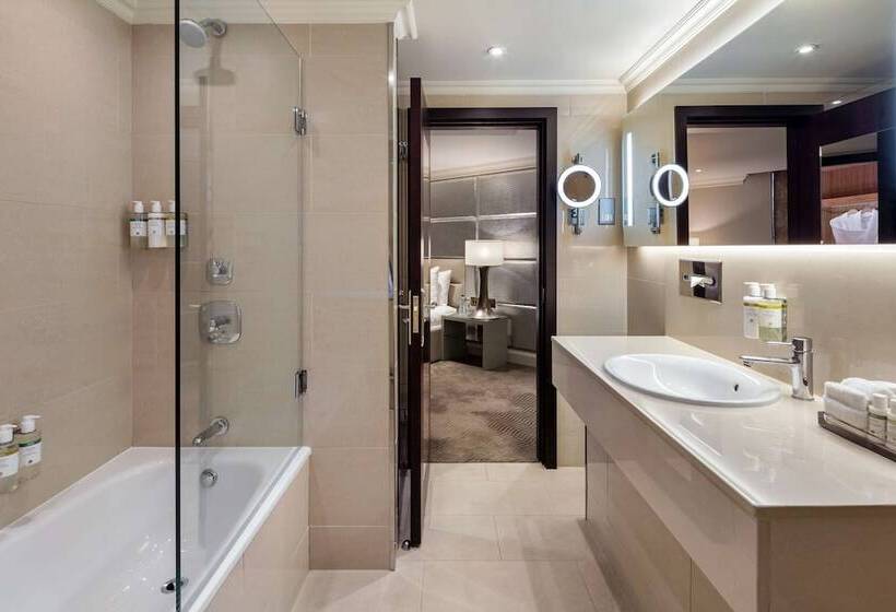 Люкс, Radisson Blu Hotel, London Mercer Street