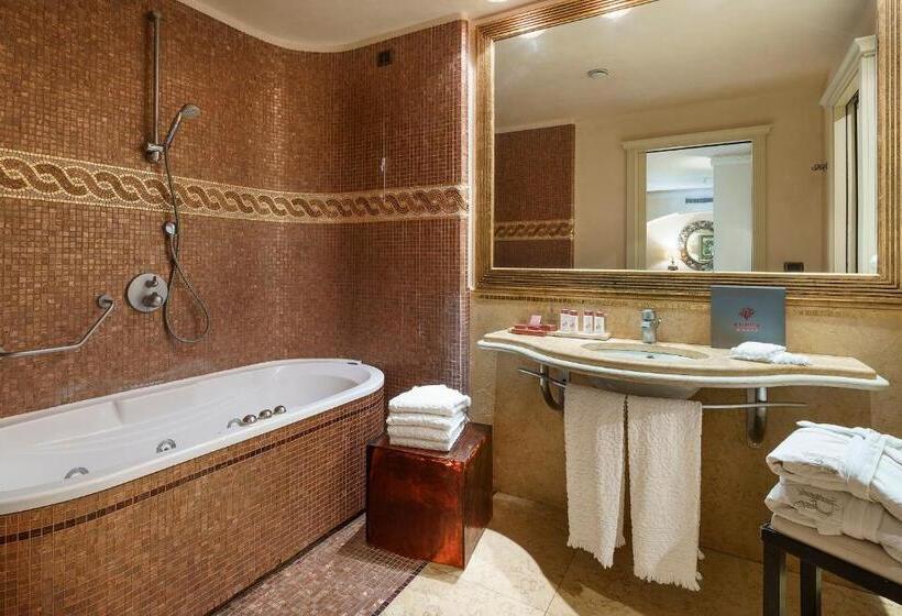 جناح مزود بتراس, Romano Palace Luxury