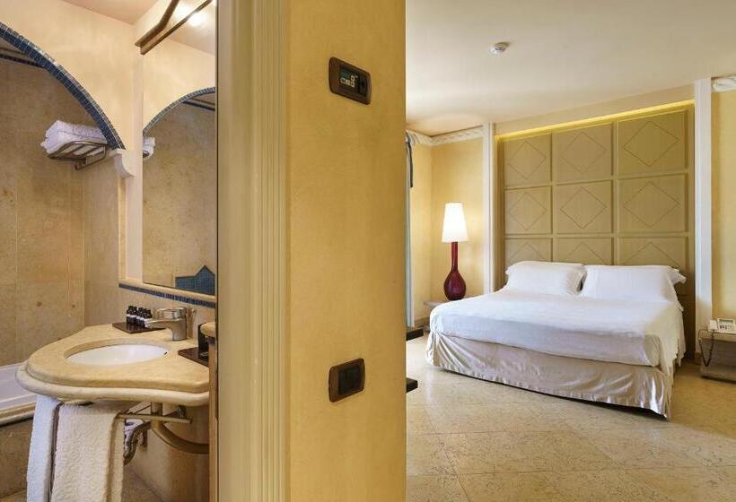 اتاق استاندارد یک نفره, Romano Palace Luxury
