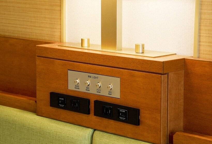 חדר סטנדרט, The Lutheran