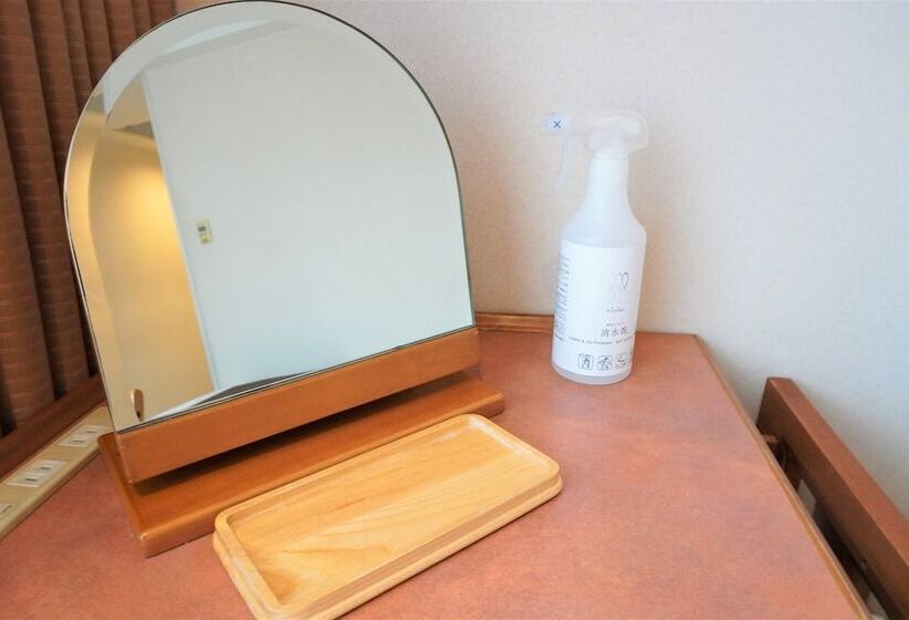 חדר סטנדרט, The Lutheran