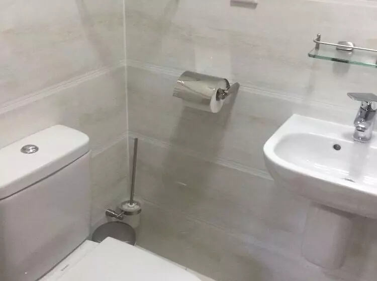 スタンダード４人部屋, White House