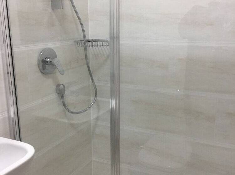 غرفة قياسية رباعية, White House