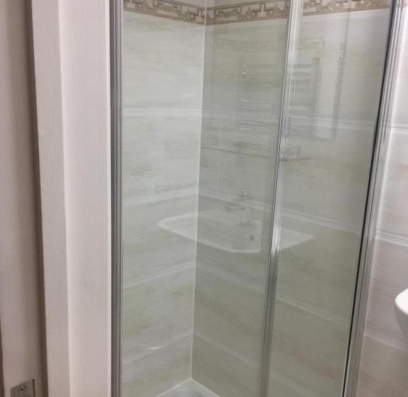 غرفة قياسية ثلاثية, White House