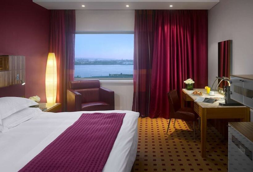 Номер Стандарт, Radisson Blu Hotel, Liverpool