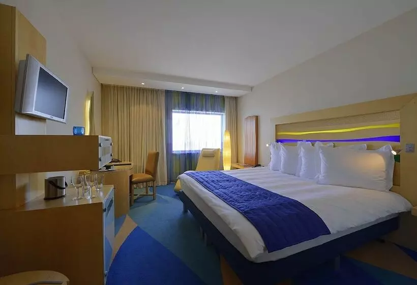 Superior-huone Jokinäkymä, Radisson Blu Hotel, Liverpool