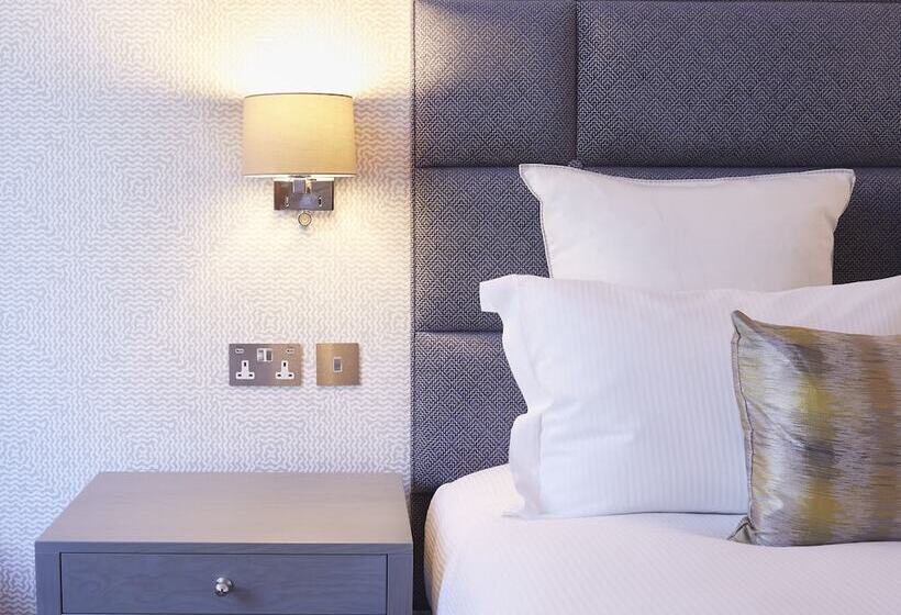 标准间, 54 Queen S Gate