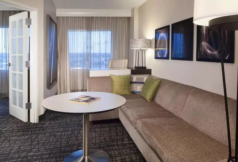 キングサイズベッドのスイートルーム, Dallas Marriott Suites Medical/market Center