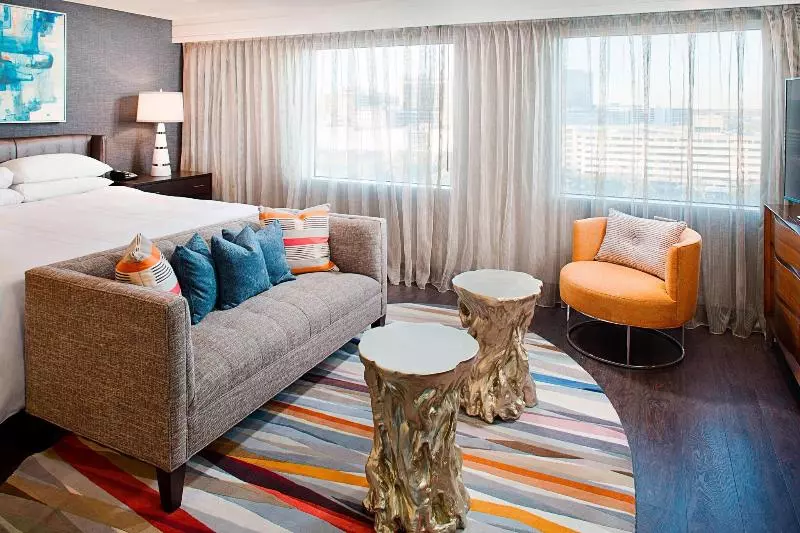 キングサイズベッドのスイートルーム, Dallas Marriott Suites Medical/market Center