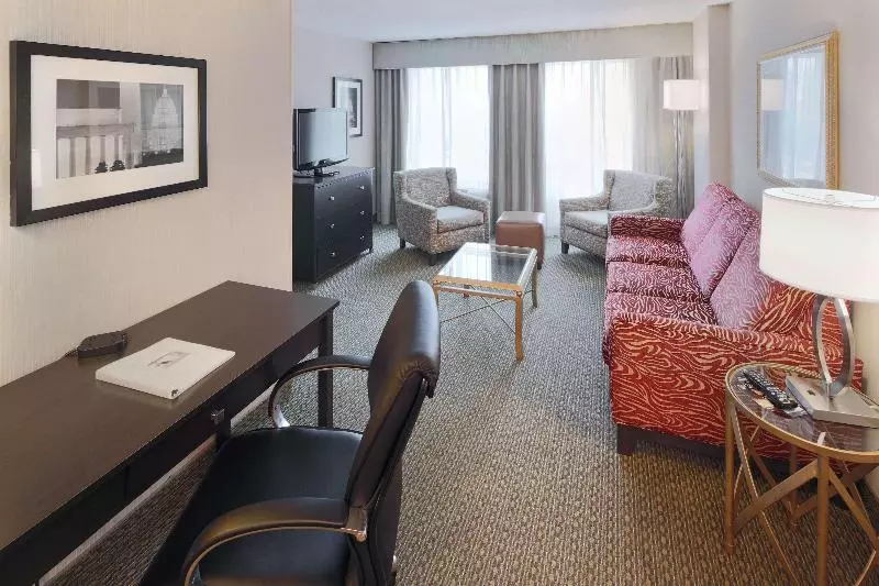 سوئیت با تخت بزرگ, Hampton Inn & Suites Arlington Crystal City Dca