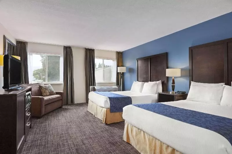 キングサイズベッドのスタンダードルーム, Hampton Inn Taos
