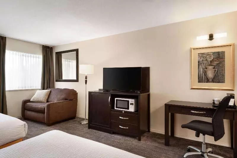 キングサイズベッドのスタンダードルーム, Hampton Inn Taos