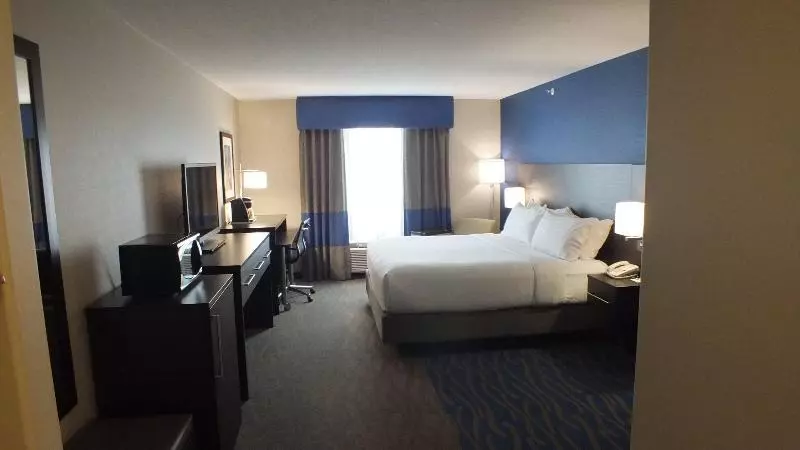 اتاق استاندارد با تخت بزرگ, Holiday Inn Hotel & Suites Regina, An Ihg