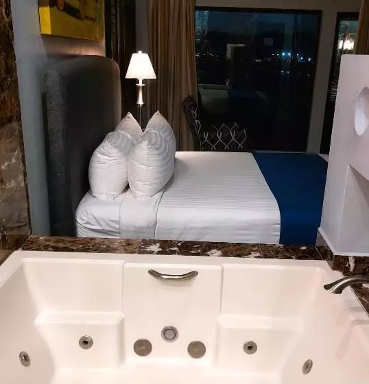 Suite with Hot Tub, Peñasco Del Sol