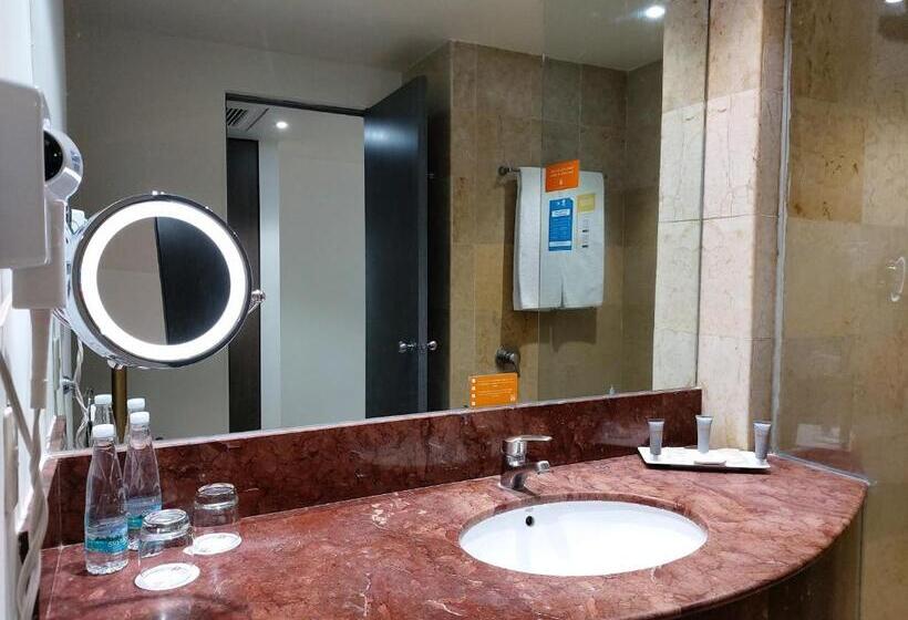 اتاق لوکس, Real Inn Perinorte