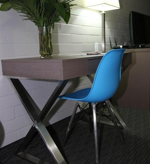 غرفة قياسية, Stanford Inn & Suites