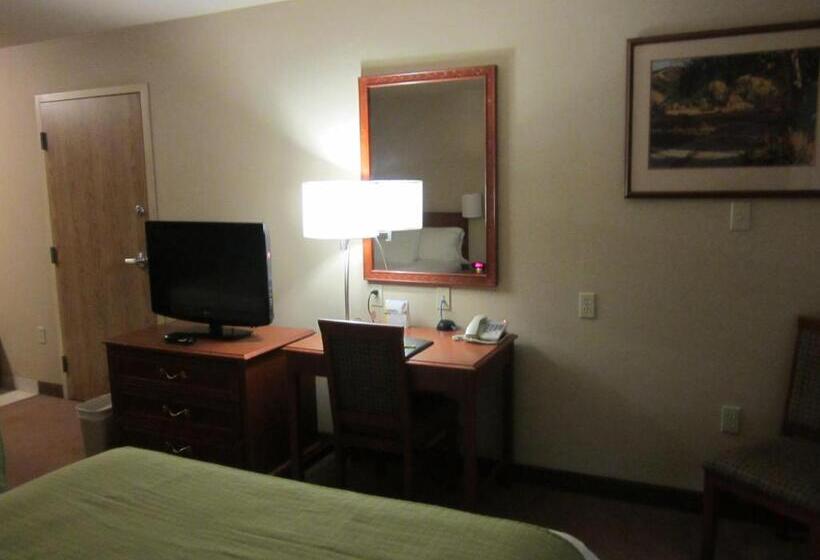 带大床的复式套间, Super 8 By Wyndham Fort St. John Bc