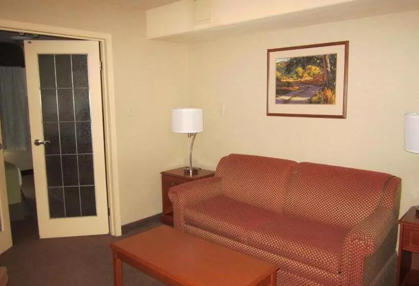 スイート, Super 8 By Wyndham Fort St. John Bc