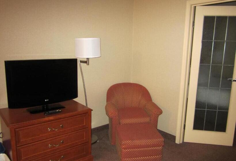 套房, Super 8 By Wyndham Fort St. John Bc