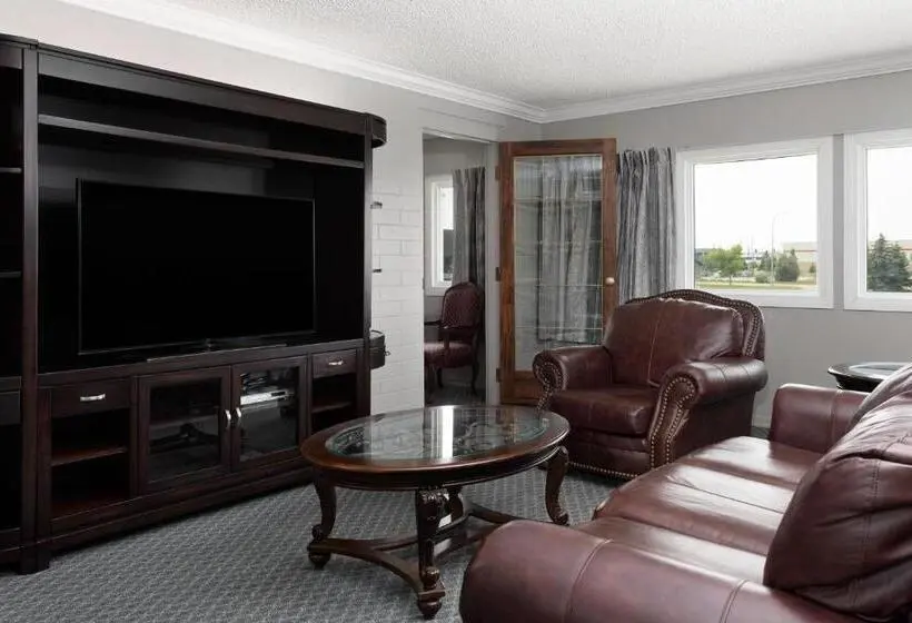 キングサイズベッドのスイートルーム, Travelodge by Wyndham Grande Prairie