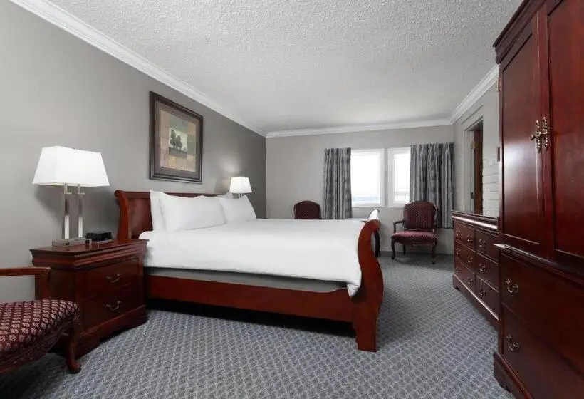 キングサイズベッドのスイートルーム, Travelodge by Wyndham Grande Prairie