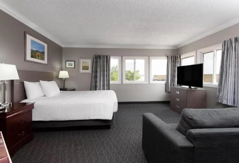 クイーンサイズベッドのスイートルーム, Travelodge by Wyndham Grande Prairie