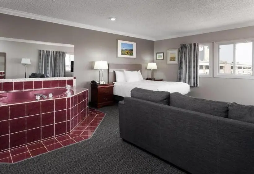 クイーンサイズベッドのスイートルーム, Travelodge by Wyndham Grande Prairie