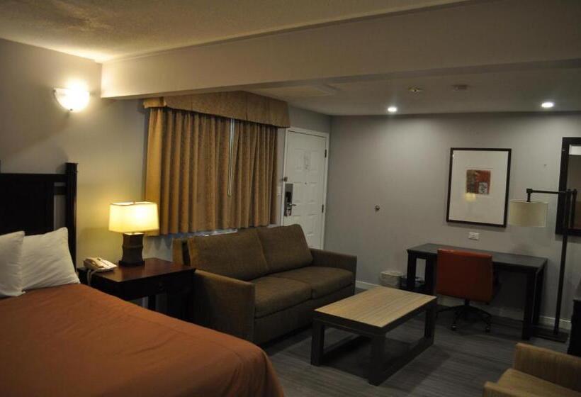 Deluxe Suite King Bed, Travelodge By Wyndham Langley