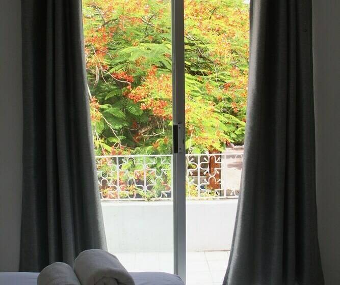 غرفة قياسية, Tropical