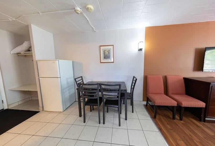 غرفة عائلية, Villager Lodge Niagara Falls