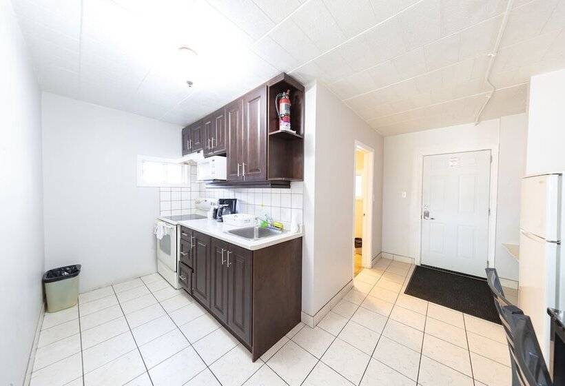 غرفة عائلية, Villager Lodge Niagara Falls