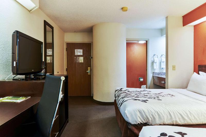 带大床的标准间, Super 8 By Wyndham Castlegar Bc