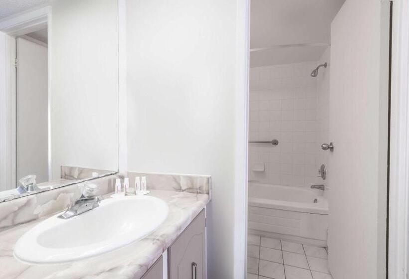 豪华套房, Super 8 By Wyndham Guelph