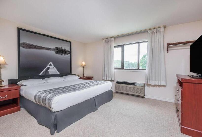 带2个卧室的套房, Super 8 By Wyndham Guelph