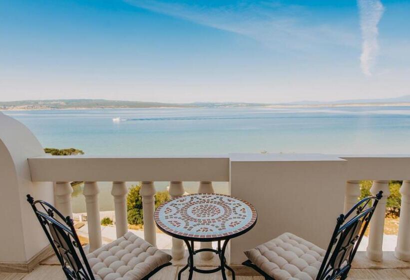 带海景的高级套房, Miramare