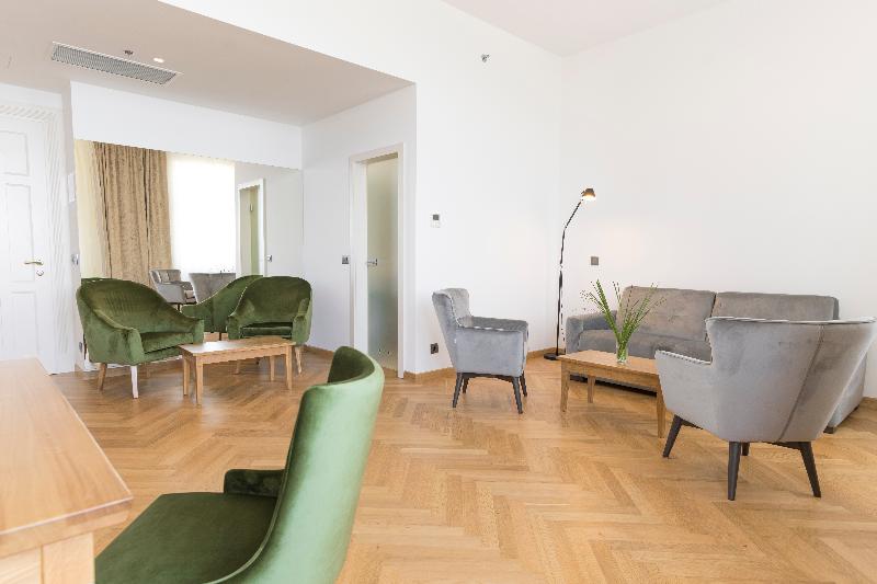 带海景的高级套房, Miramare