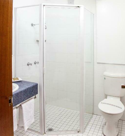 جناح, Tudor Inn Newcastle