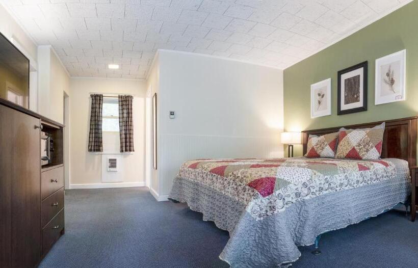 キングサイズベッドのスーペリアルーム, Acadia Pines Motel