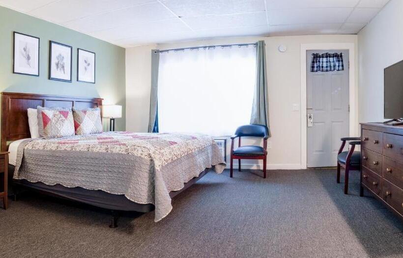 キングサイズベッドのスーペリアルーム, Acadia Pines Motel