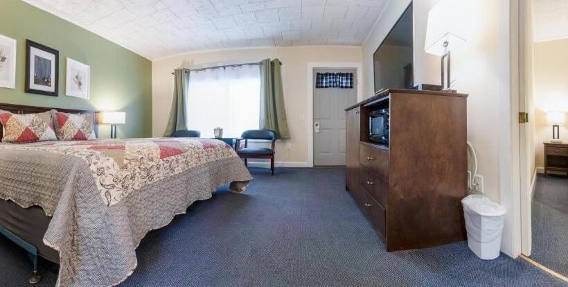 キングサイズベッドのスーペリアルーム, Acadia Pines Motel