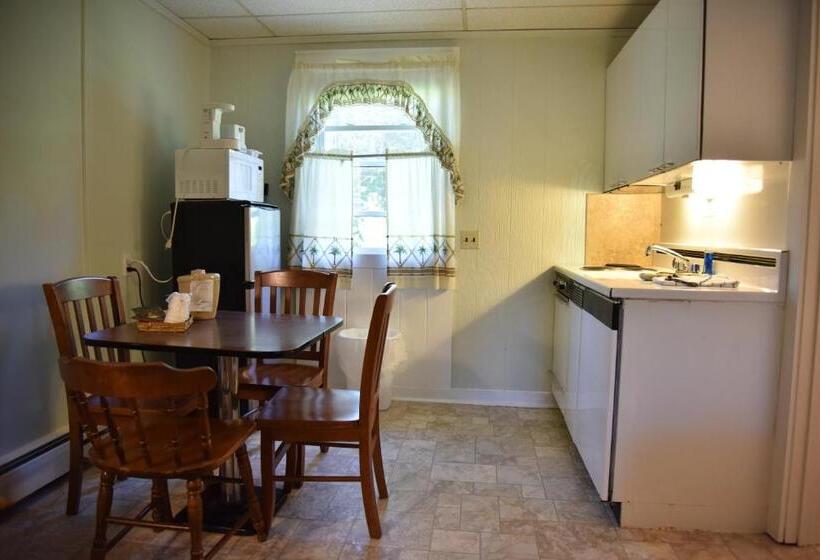 スーペリアールーム, Acadia Pines Motel