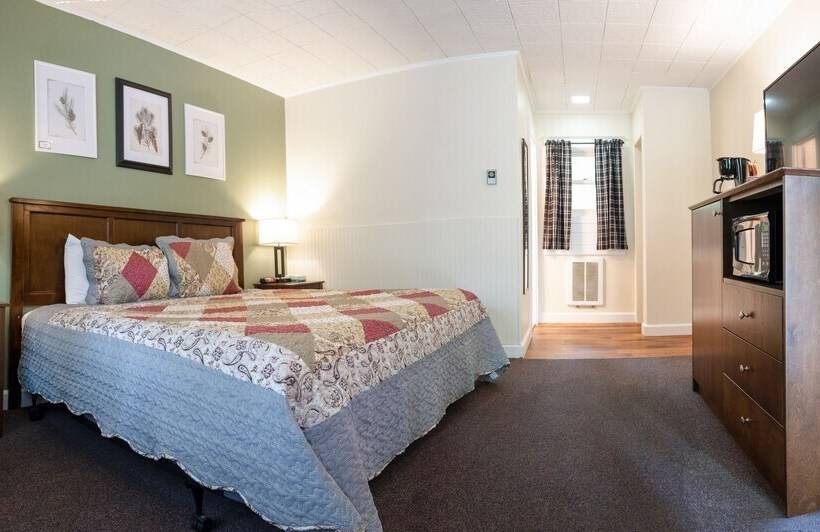 スーペリアールーム, Acadia Pines Motel