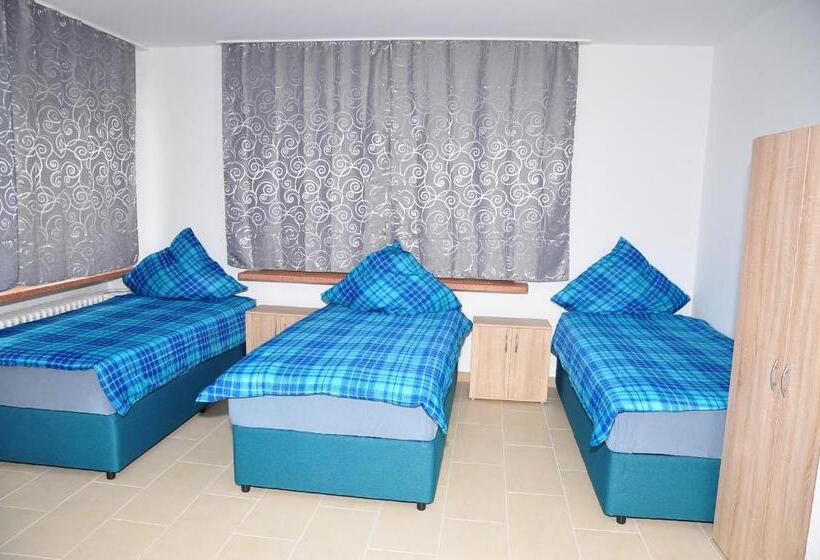 浴室共有スタンダード4人用ルーム, Weisenau Plaza