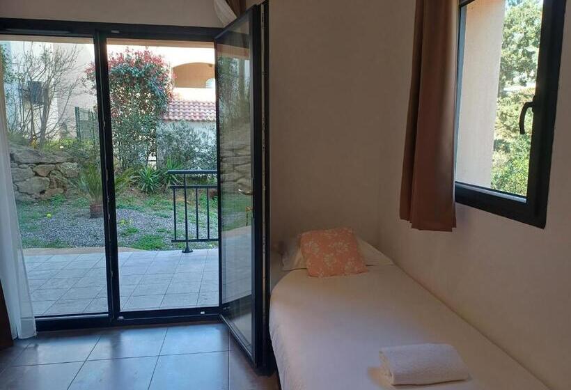 اتاق خانوادگی, Hôtel Casa Mea