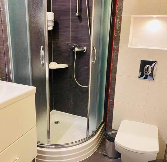 غرفة قياسية ثلاثية مزودة بتراس, Willa Złota