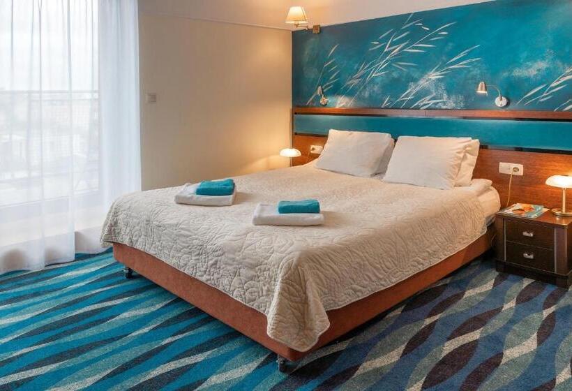 شقة غرفة واحدة, Willa Złota