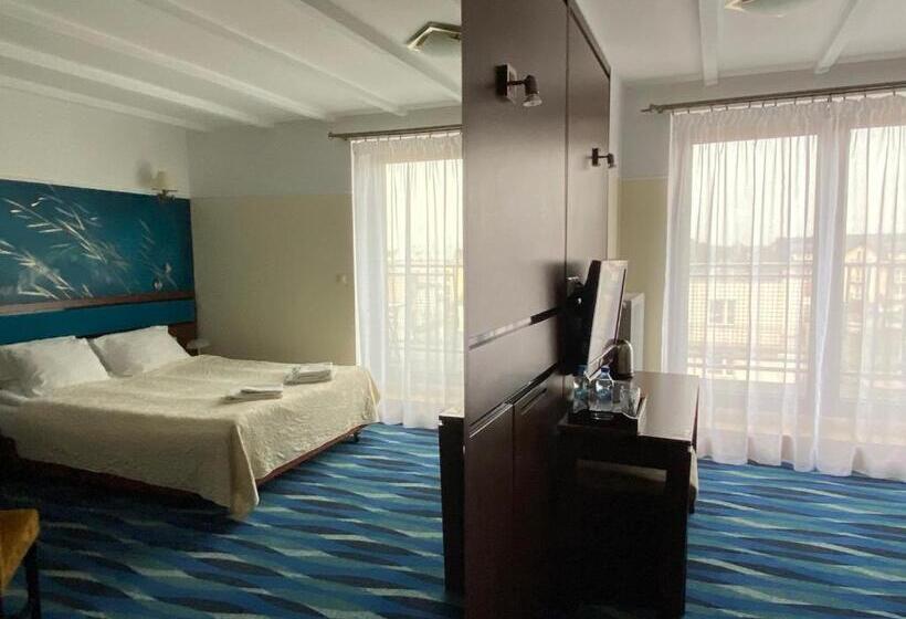 شقة غرفة واحدة, Willa Złota